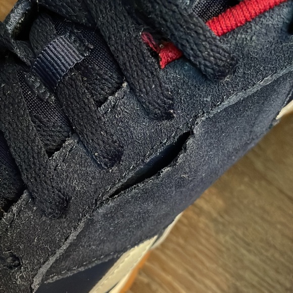 COPY - Reebok Classic - Picture 3 of 6